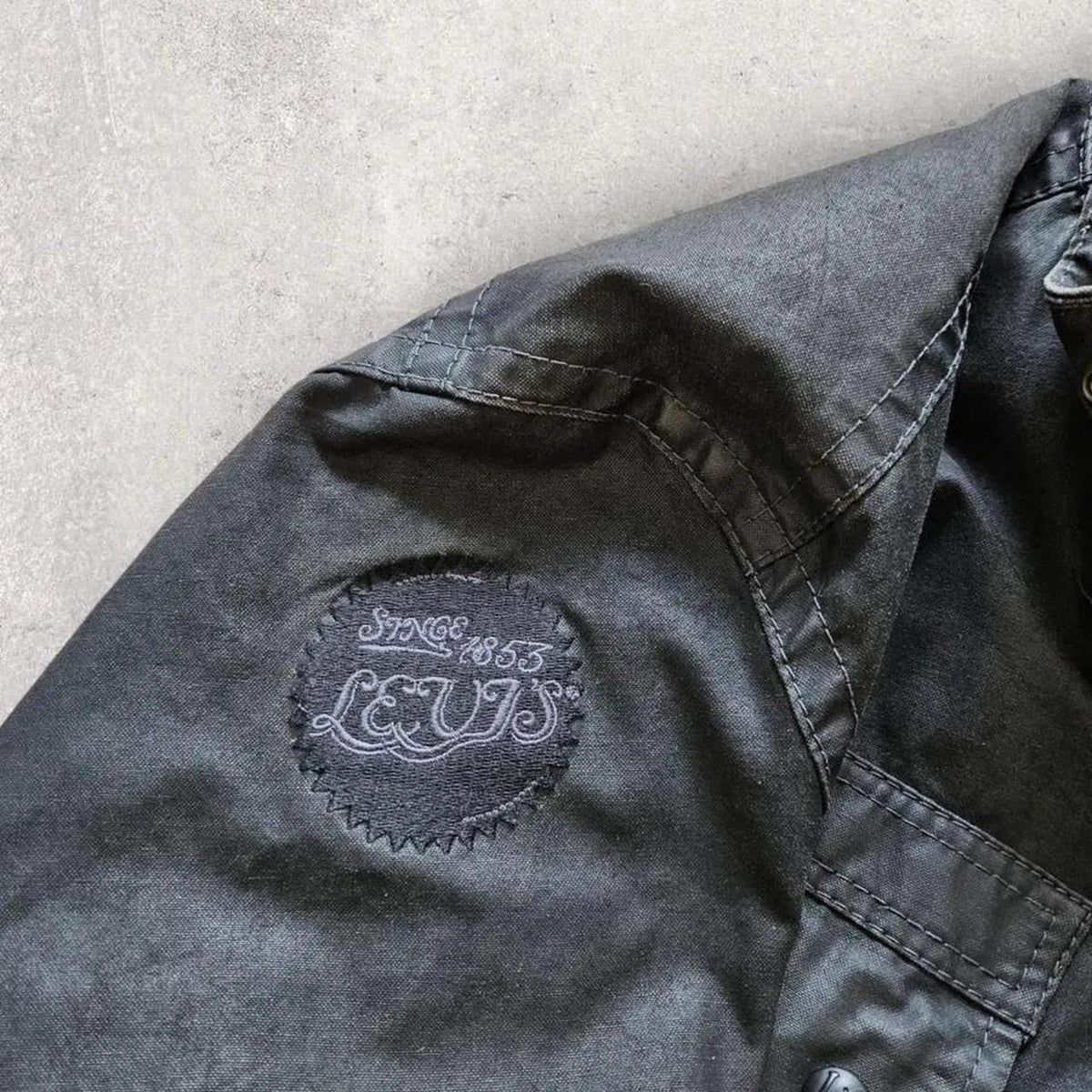 Vintage Levi's Heavy Jacket — brand detail