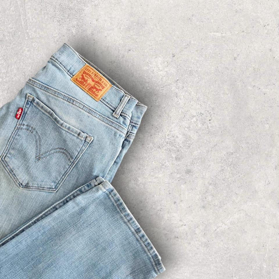 Woman Levi blue jeans 28x30 – vintage second hand denim