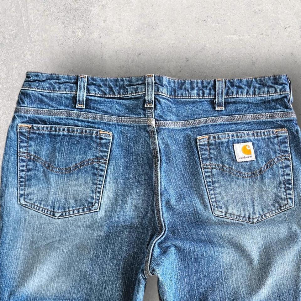 Carhartt Woman's Jeans לנשים – ג'ינס איכותי מקורי של קארהארט במצב מושלם. חלק מאוסף בגדי היד שנייה הגדול בישראל