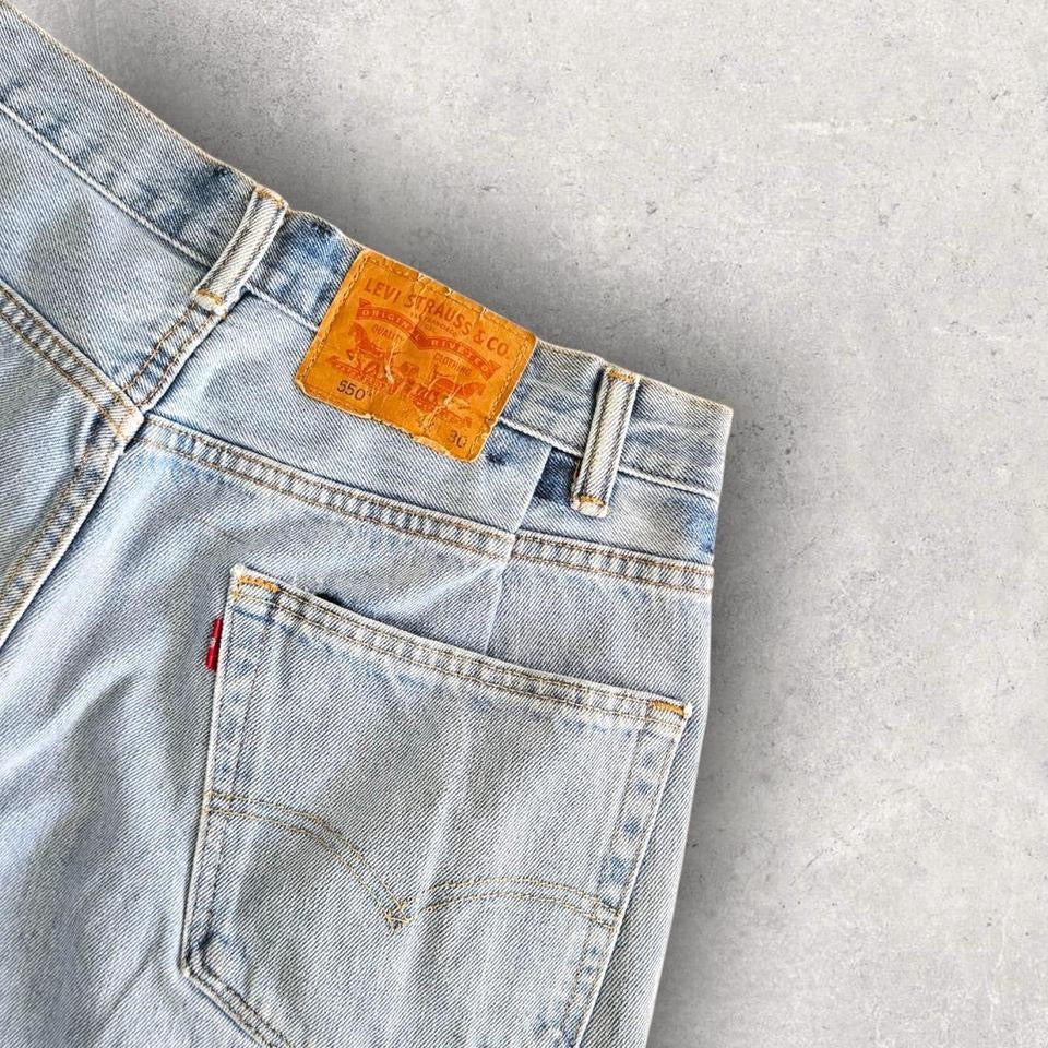 Levi's 550 Short Baggy Jeans – Vintage Distressed Denim Shorts