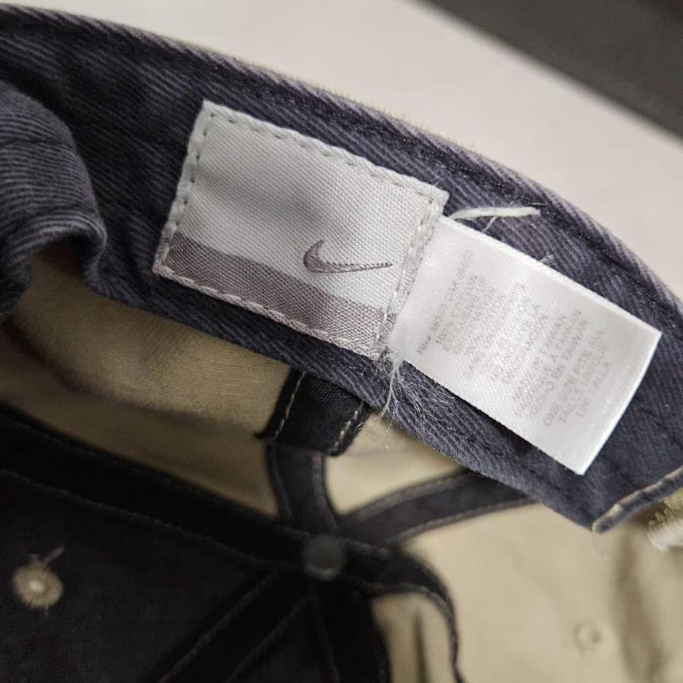 כובע Nike בצבע קרם עם לוגו סוווש