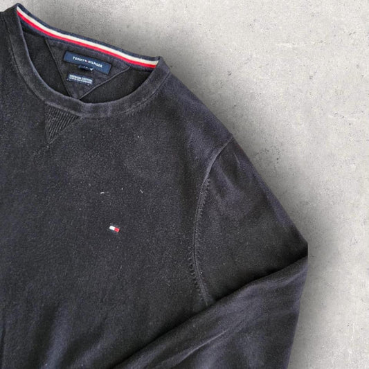 Tommy Hilfiger סוודר שחור עם לוגו במידה L