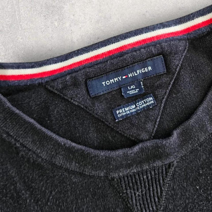 Tommy Hilfiger סוודר שחור עם לוגו במידה L