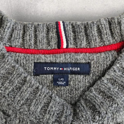 Tommy Hilfiger סוודר אפור עם קשר במידה L