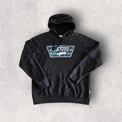 הודי שחור עם גרפיקה של Vans במידה M/L