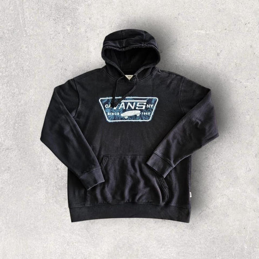 הודי שחור עם גרפיקה של Vans במידה M/L