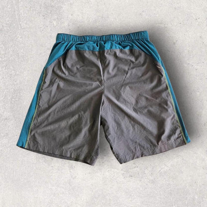 The North Face Short Traveling Pants Lizard Vintage Clothes 60.00 NIS The North Face Short Traveling Pants Uncategorized