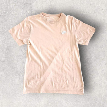 Woman’s Nike Pink Logo Tee - S Lizard Vintage Clothes 70.00 NIS Woman’s Nike Pink Logo Tee - S T-Shirts