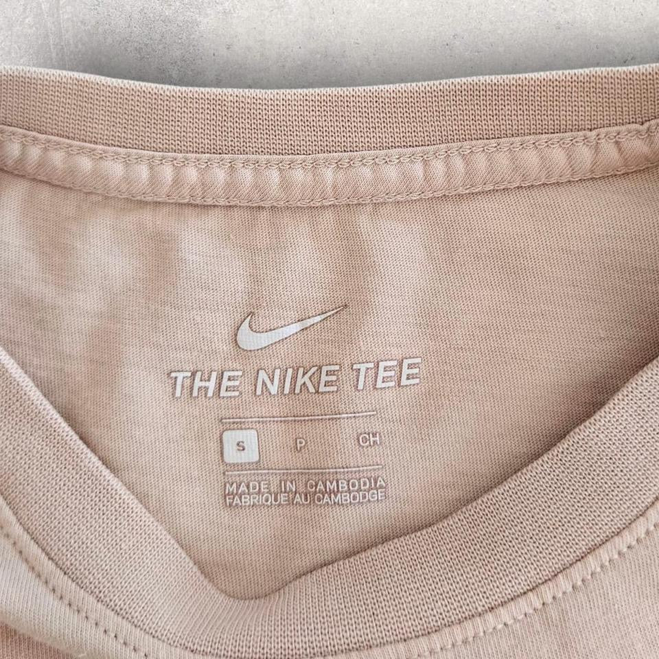 Woman’s Nike Pink Logo Tee - S Lizard Vintage Clothes 70.00 NIS Woman’s Nike Pink Logo Tee - S T-Shirts