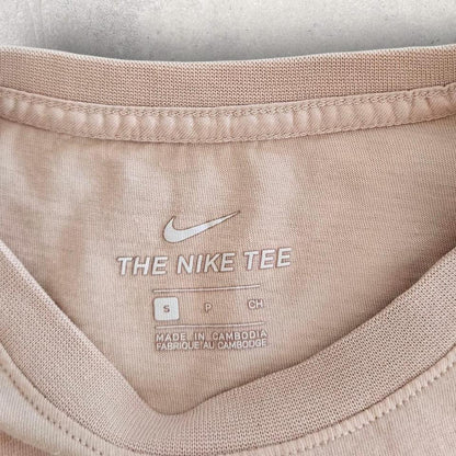 Woman’s Nike Pink Logo Tee - S Lizard Vintage Clothes 70.00 NIS Woman’s Nike Pink Logo Tee - S T-Shirts