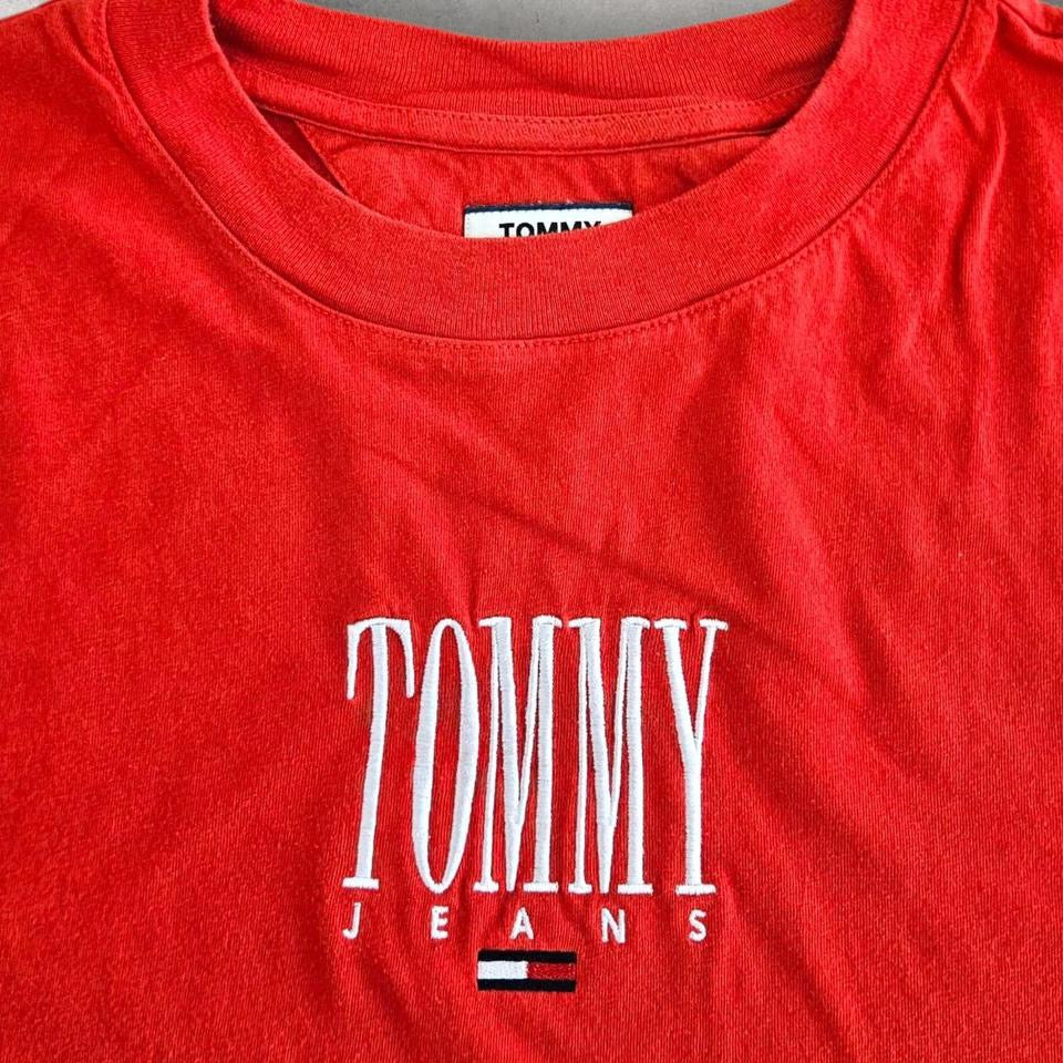 Woman’s Tommy Hilfiger Logo Red Tshirt - M Lizard Vintage Clothes Woman’s Tommy Hilfiger Logo Red Tshirt - M 65.00 NIS