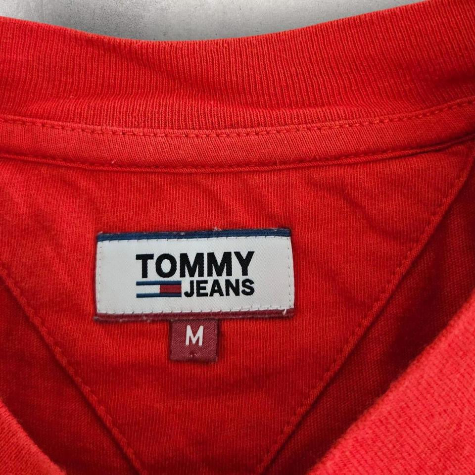 Woman’s Tommy Hilfiger Logo Red Tshirt - M Lizard Vintage Clothes Woman’s Tommy Hilfiger Logo Red Tshirt - M 65.00 NIS