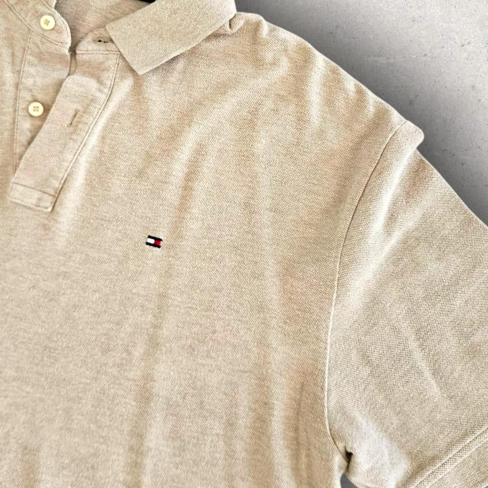 Tommy Hilfiger Cream Logo Poli Tee - XXL Tommy Hilfiger Cream Logo Poli Tee - XXL Lizard Vintage Clothes 85.00 NIS Polos
