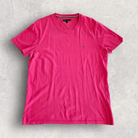 Tommy Hilfiger Logo Pink Tee - L Tommy Hilfiger Logo Pink Tee - L Lizard Vintage Clothes 65.00 NIS T-Shirts