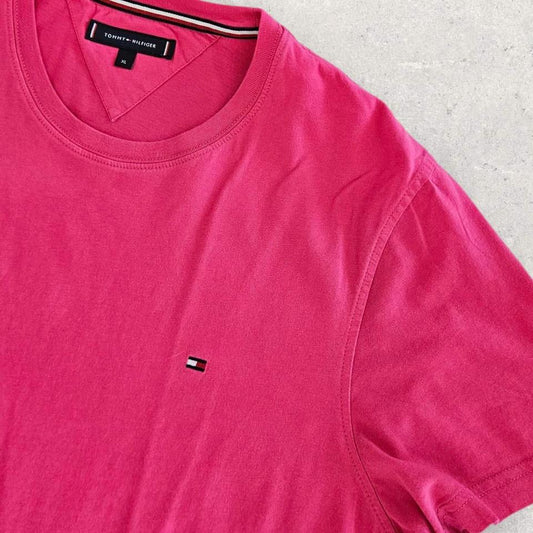Tommy Hilfiger Logo Pink Tee - L Tommy Hilfiger Logo Pink Tee - L Lizard Vintage Clothes 65.00 NIS T-Shirts