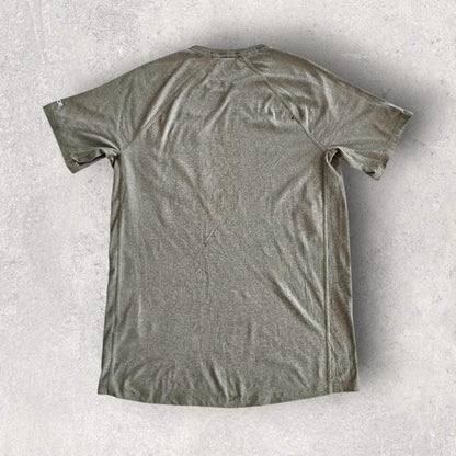 Carhartt Green Pocket Tee - M Carhartt Green Pocket Tee - M 100.00 NIS Lizard Vintage Clothes T-Shirts