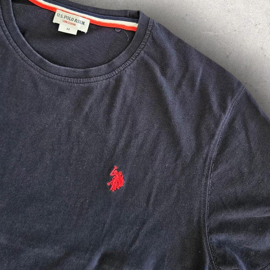 US.Polo ASSN. navy Logo Tee - S US.Polo ASSN. navy Logo Tee - S 70.00 NIS Lizard Vintage Clothes T-Shirts