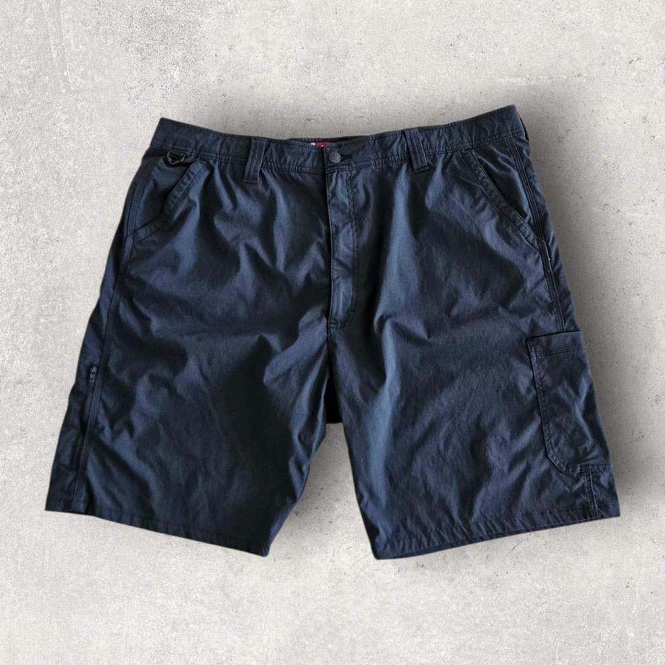 Wrangler Black Short Pants - W44 Wrangler Black Short Pants - W44 Cargo Shorts 70.00 NIS Lizard Vintage Clothes