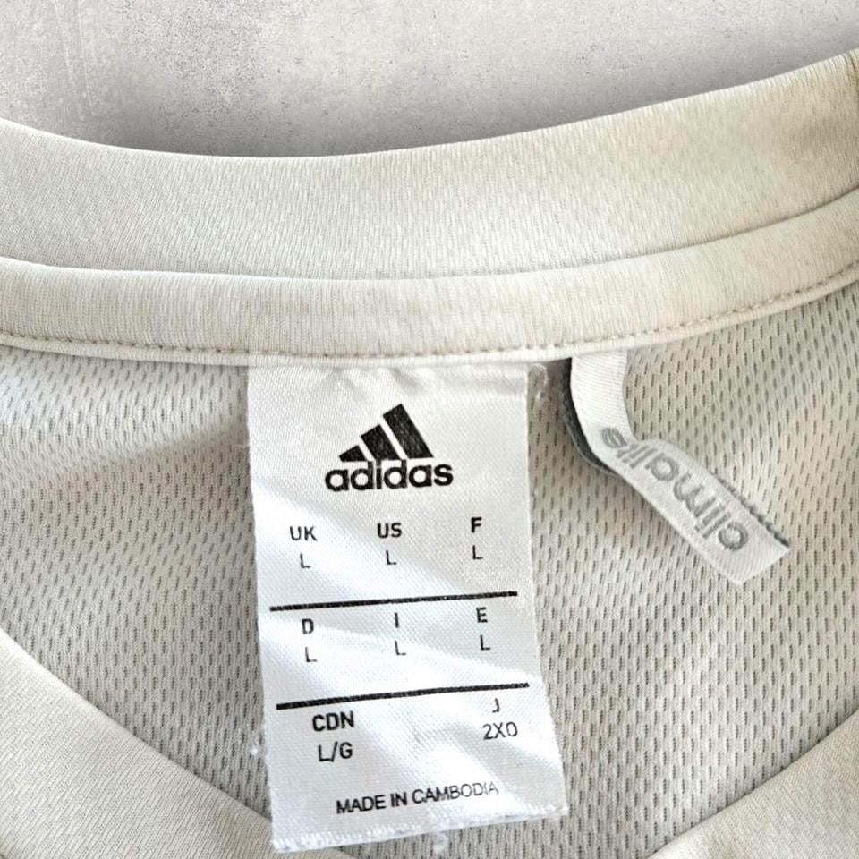 Adidas White Dri Fit T-shirt - L Adidas White Dri Fit T-shirt - L T-Shirts 50.00 NIS Lizard Vintage Clothes