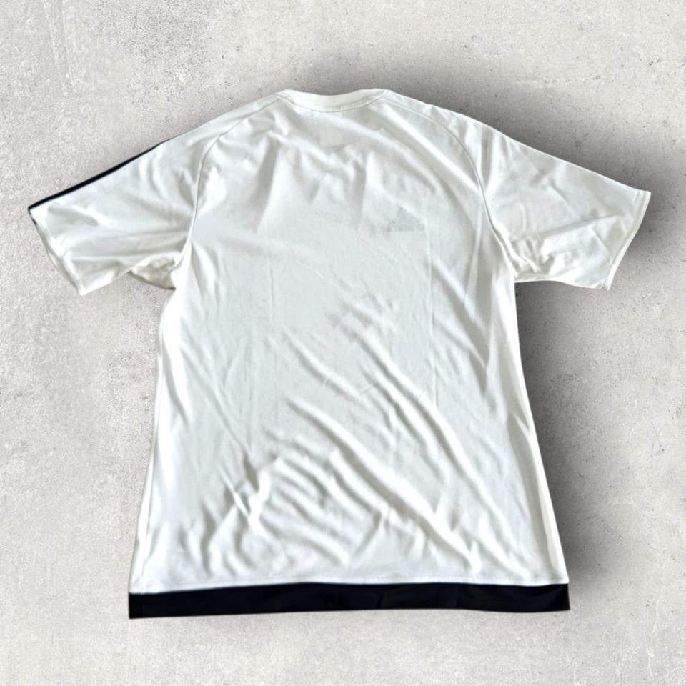 Adidas White Dri Fit T-shirt - L Adidas White Dri Fit T-shirt - L T-Shirts 50.00 NIS Lizard Vintage Clothes
