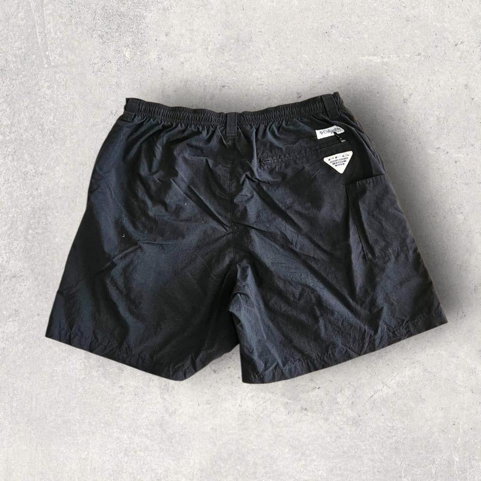 Columbia Black Nylon Short Pants Columbia Black Nylon Short Pants Shorts 60.00 NIS Lizard Vintage Clothes