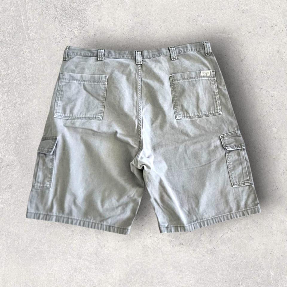 Wrangler Vintage Cargo Shorts - W40 Cargo Shorts Lizard Vintage Clothes 95.00 NIS Wrangler Vintage Cargo Shorts - W40