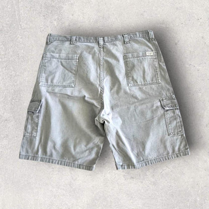 Wrangler Vintage Cargo Shorts - W40 Cargo Shorts Lizard Vintage Clothes 95.00 NIS Wrangler Vintage Cargo Shorts - W40