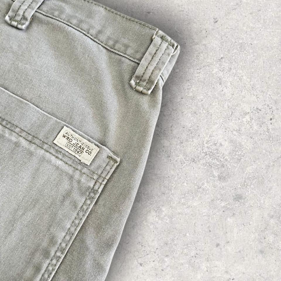 Wrangler Vintage Cargo Shorts - W40 Cargo Shorts Lizard Vintage Clothes 95.00 NIS Wrangler Vintage Cargo Shorts - W40