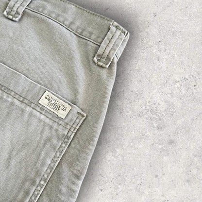Wrangler Vintage Cargo Shorts - W40 Cargo Shorts Lizard Vintage Clothes 95.00 NIS Wrangler Vintage Cargo Shorts - W40
