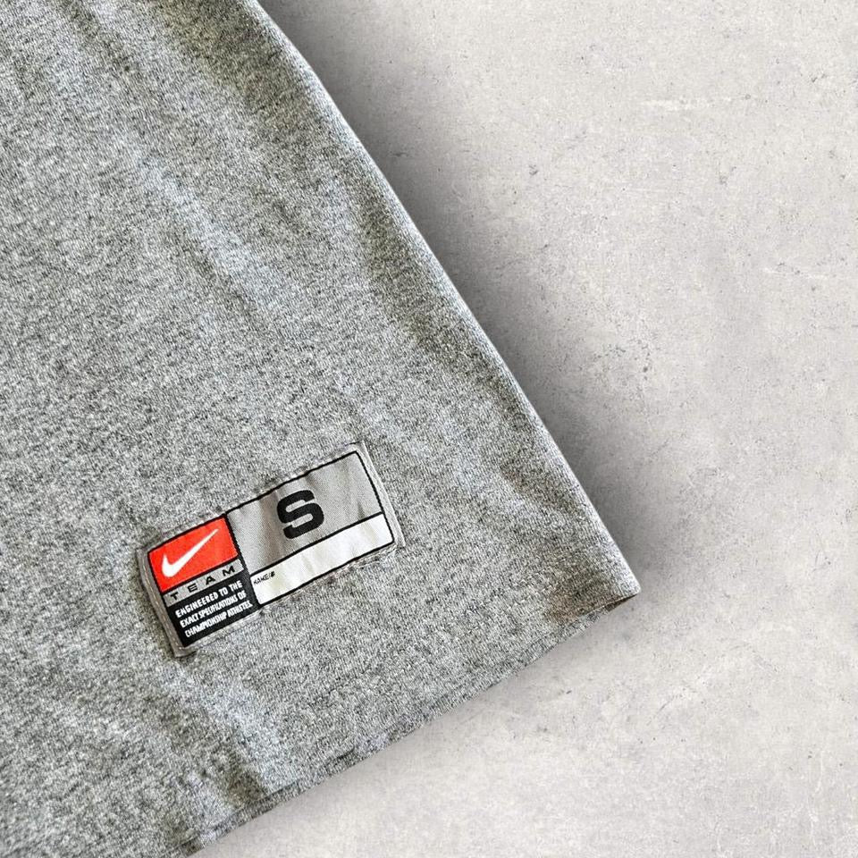 Vintage Nike Grey T-shirt - S T-Shirts Lizard Vintage Clothes 65.00 NIS Vintage Nike Grey T-shirt - S