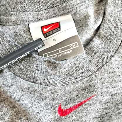 Vintage Nike Grey T-shirt - S T-Shirts Lizard Vintage Clothes 65.00 NIS Vintage Nike Grey T-shirt - S