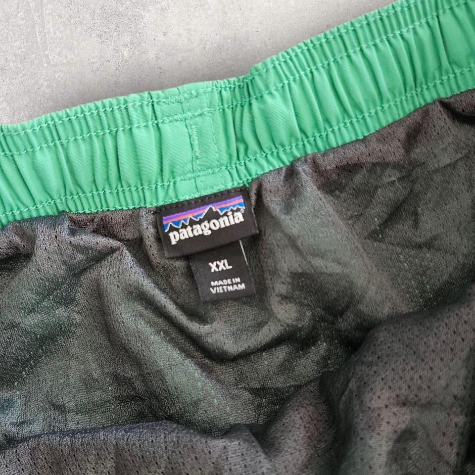 Patagonia Green Nylon Shorts - XL Patagonia Green Nylon Shorts - XL Jogger Shorts Lizard Vintage Clothes
