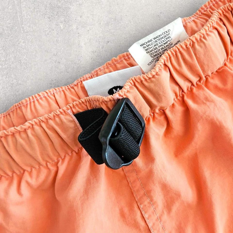 Columbia Short Orange Pants - M Columbia Short Orange Pants - M Jogger Shorts Lizard Vintage Clothes