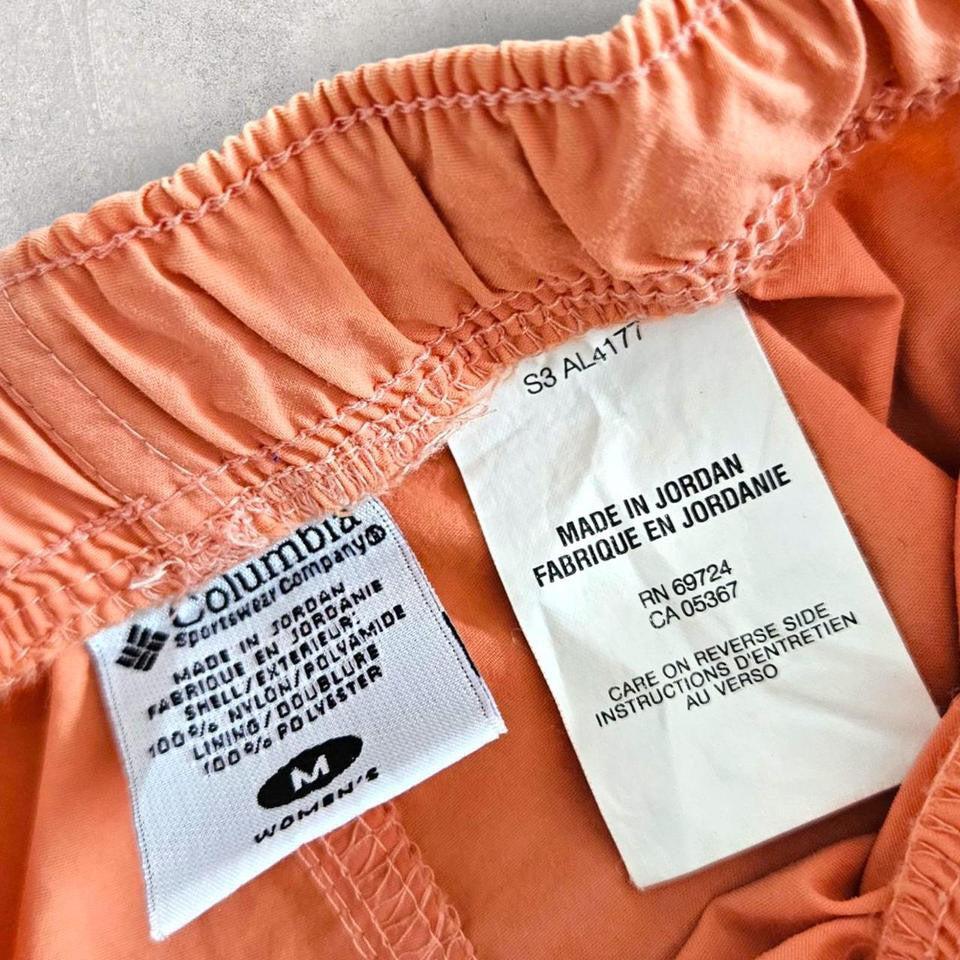 Columbia Short Orange Pants - M Columbia Short Orange Pants - M Jogger Shorts Lizard Vintage Clothes
