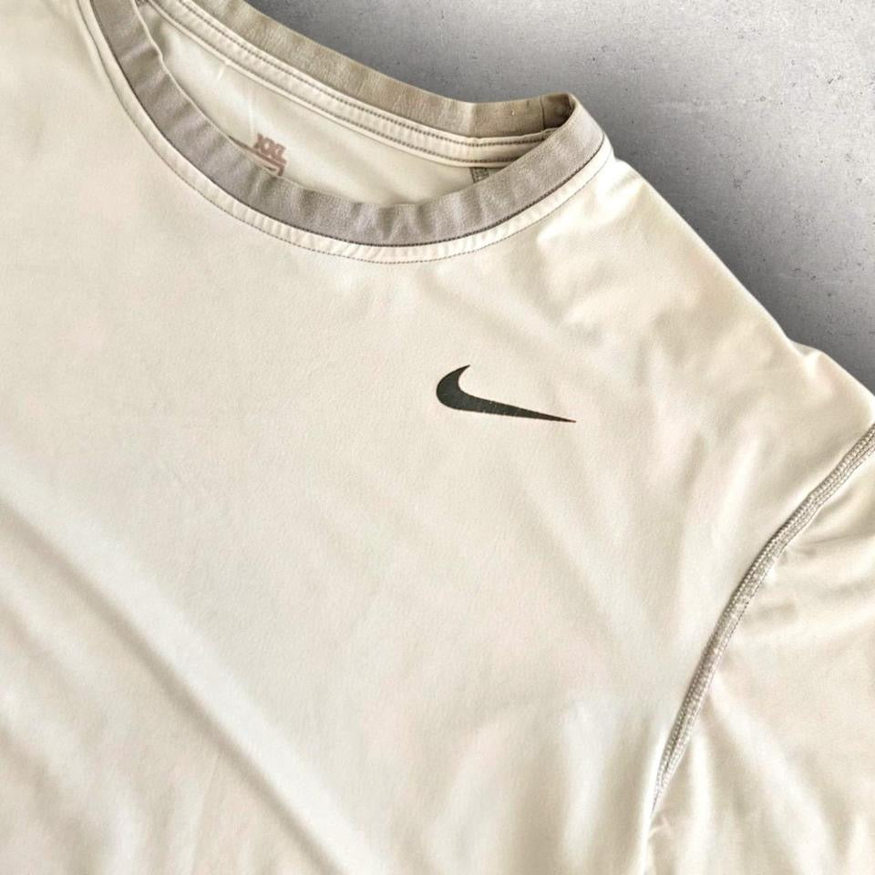 Vintage White Nike Sports T-shirt - M Vintage White Nike Sports T-shirt - M T-Shirts Lizard Vintage Clothes