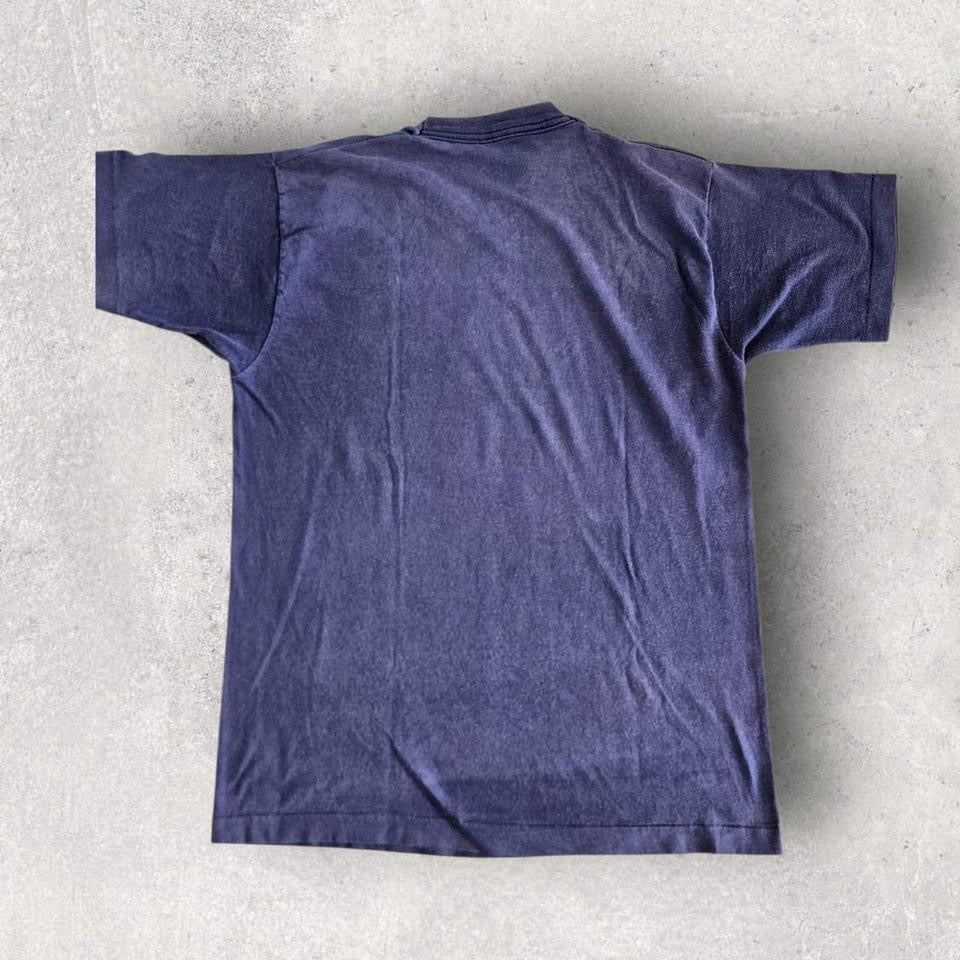Camp Winaukee Navy T-shirt - L Camp Winaukee Navy T-shirt - L 30.00 NIS Lizard Vintage Clothes T-Shirts