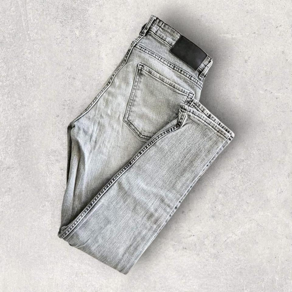 Pull&amp;Bear Classic Grey Jeans - W31 Jeans 30.00 NIS Unbranded Pull&amp;Bear Classic Grey Jeans - W31
