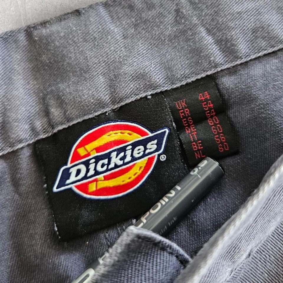 Dickies Grey Cargo shorts - W44 Cargo Shorts 75.00 NIS carhartt Dickies Grey Cargo shorts - W44