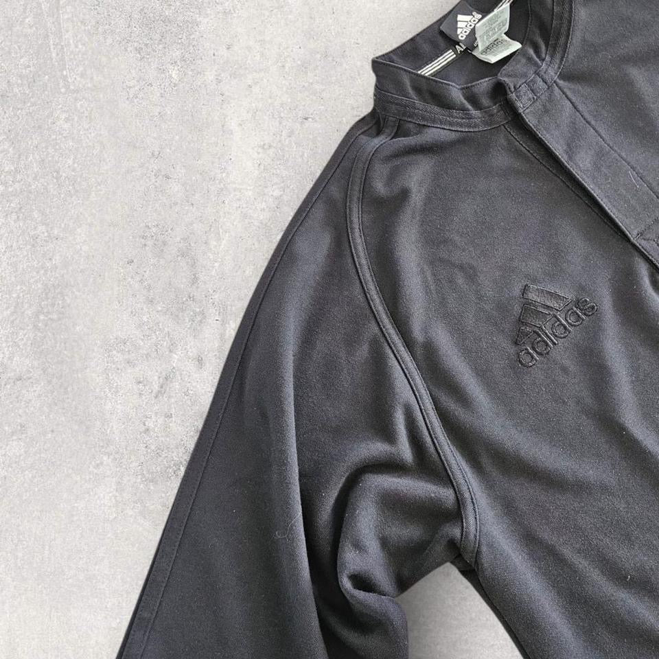 Vintage Adidas black High Collar Tshirt - L T-Shirts 75.00 NIS ADIDAS Vintage Adidas black High Collar Tshirt - L