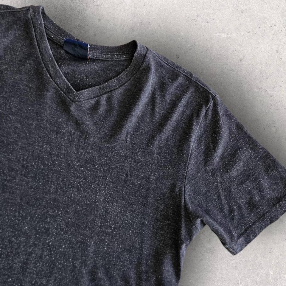 Dickies Grey V-neck T-shirt - M T-Shirts 65.00 NIS Dickies Dickies Grey V-neck T-shirt - M