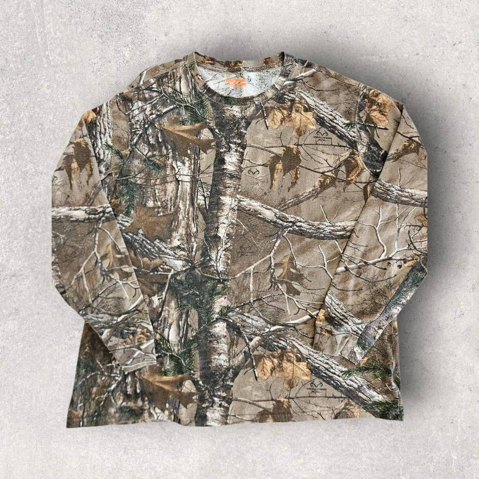 Realtree Camo Long Sleeve T-shirt - XL Realtree Camo Long Sleeve T-shirt - XL Lizard Vintage Clothes