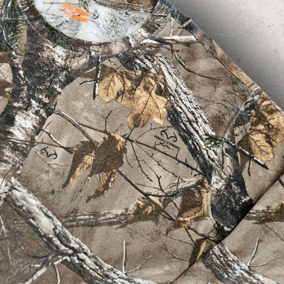 Realtree Camo Long Sleeve T-shirt - XL Realtree Camo Long Sleeve T-shirt - XL Lizard Vintage Clothes