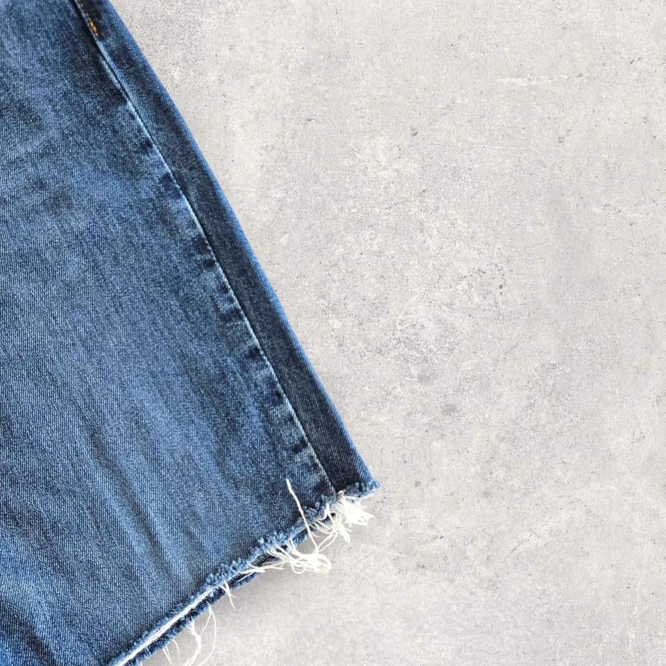 Waist - 82cm (W32)Length - 50cmHas small marks on the back 9/10 overall condition