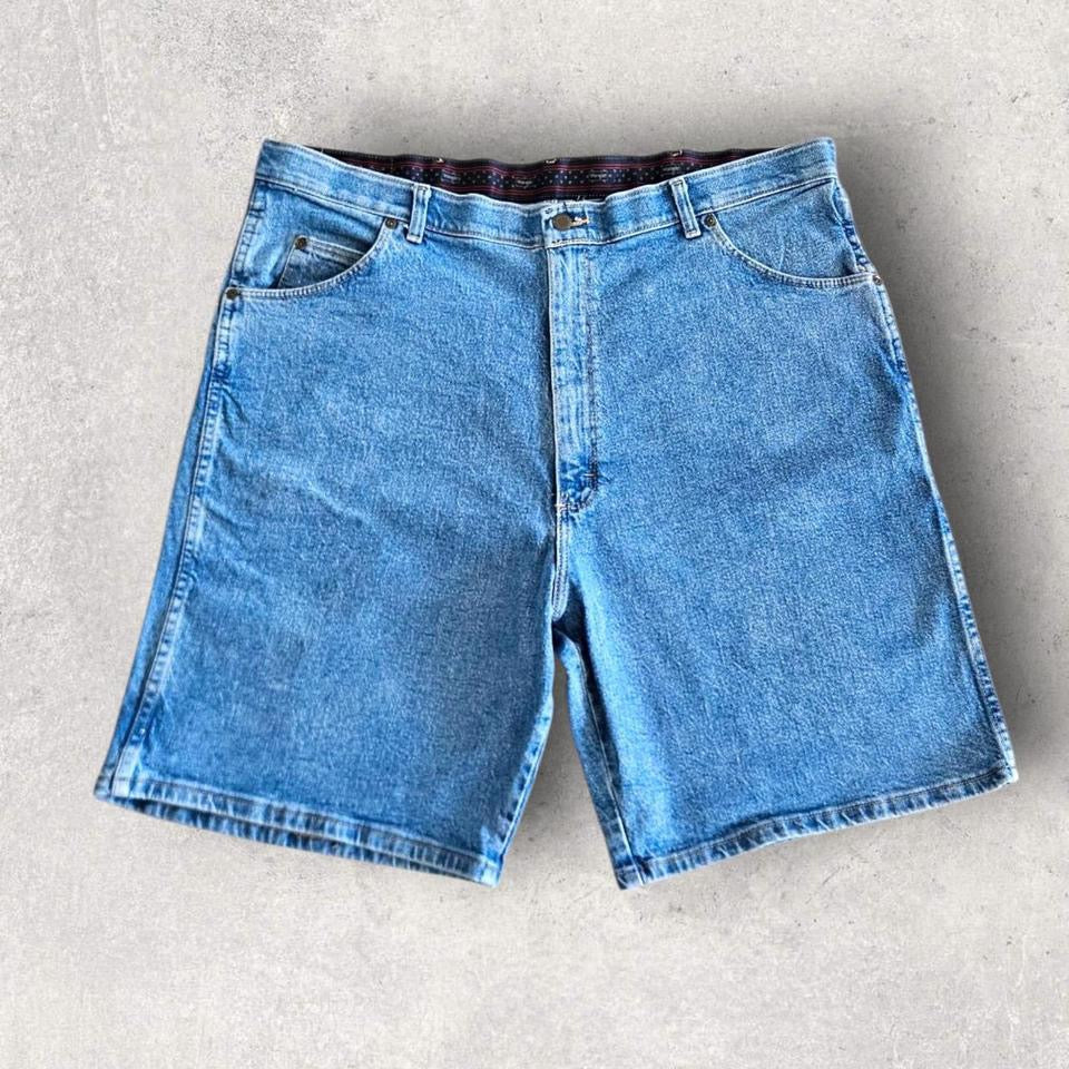 Waist - 106cm (W42)Length - 61cmIn perfect condition, no flaws 9.5/10 overall condition