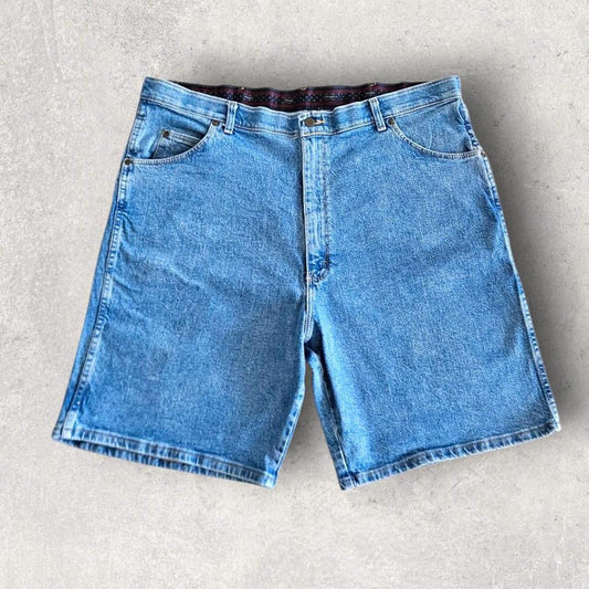Waist - 106cm (W42)Length - 61cmIn perfect condition, no flaws 9.5/10 overall condition