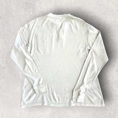 Fits man’s MChest - 59cmLength - 73cmSleeve - 63cmHas a small stain on the front and sleeve 8.5/10 overall Condition
