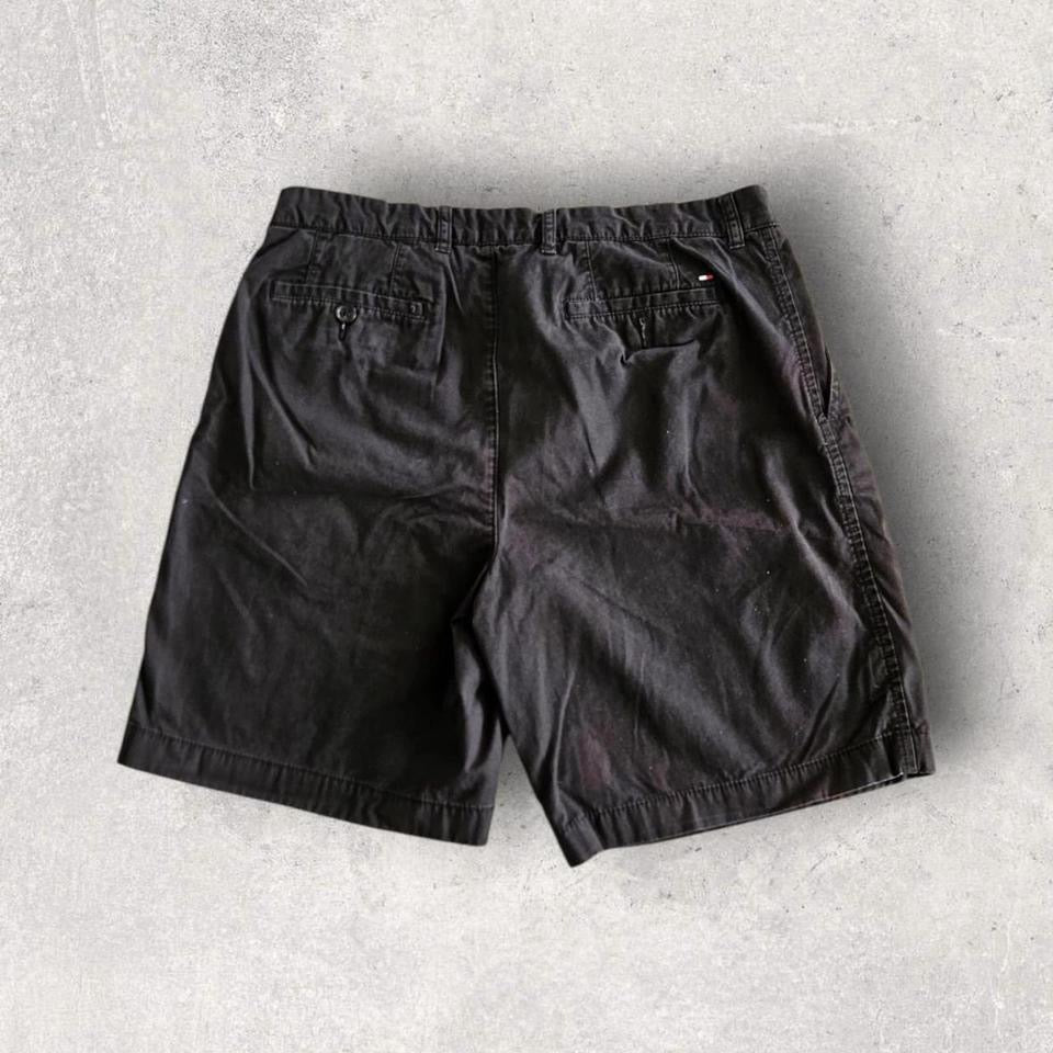 Tommy Hilfiger Black Shorts - W35Chino ShortsLizard Vintage Clothes