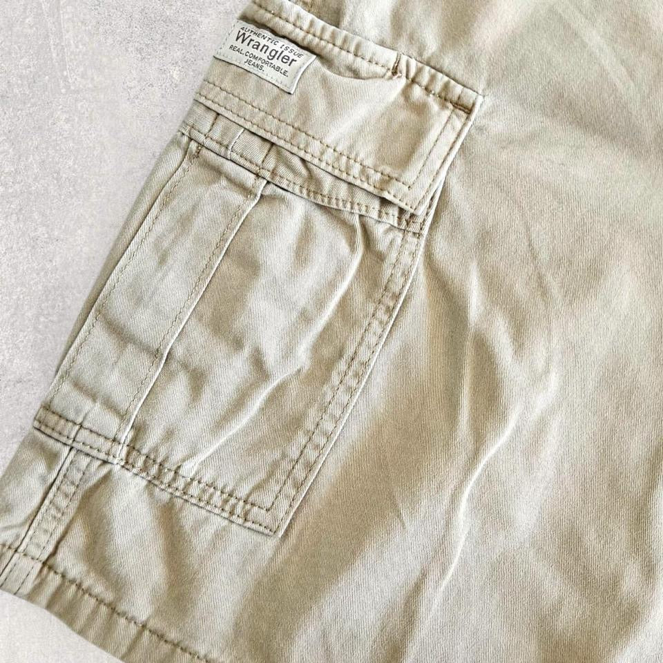 Wrangler Camel Cargo Shorts - W40UncategorizedLizard Vintage Clothes