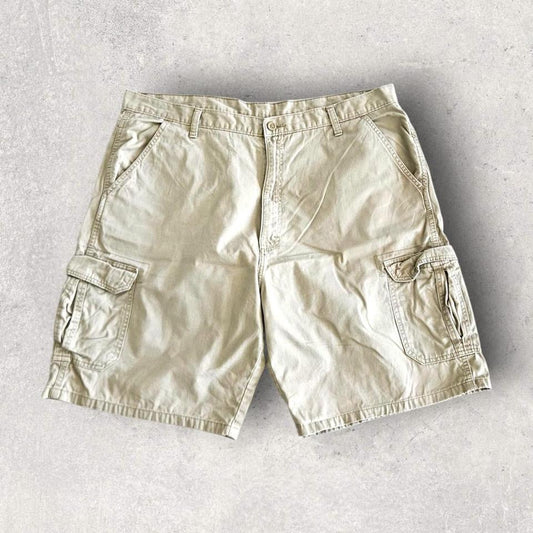 Wrangler Cream Cargo Shorts - W44Cargo ShortsLizard Vintage Clothes
