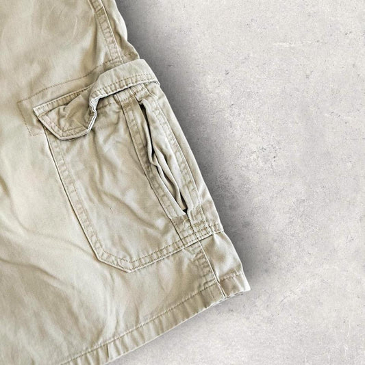 Wrangler Cream Cargo Shorts - W44Cargo ShortsLizard Vintage Clothes
